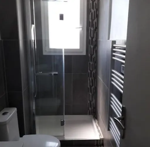 Neuf Avec Piscine Et Bord De * Кане