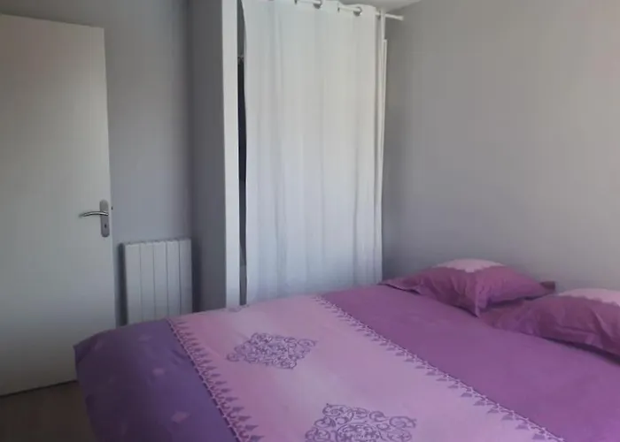 Neuf Avec Piscine Et Bord De *