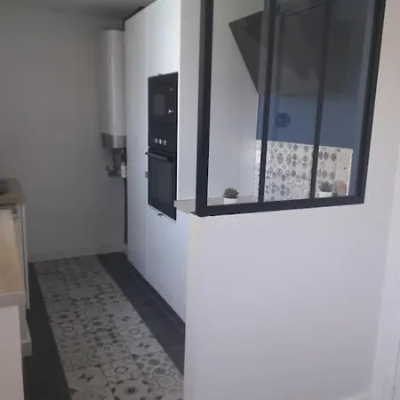 Neuf Avec Piscine Et Bord De